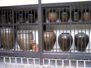 薩摩焼壷と獅子